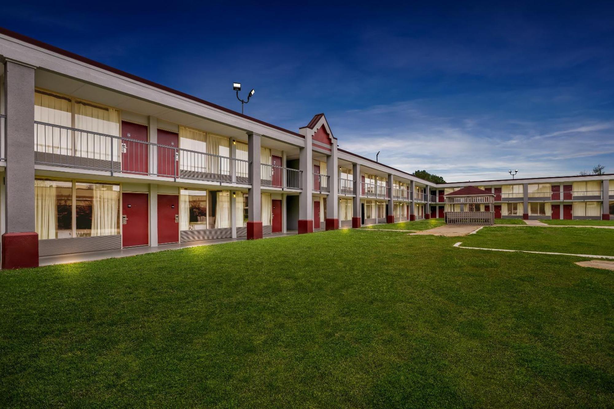 Red Roof Inn Charlotte - Airport Dış mekan fotoğraf