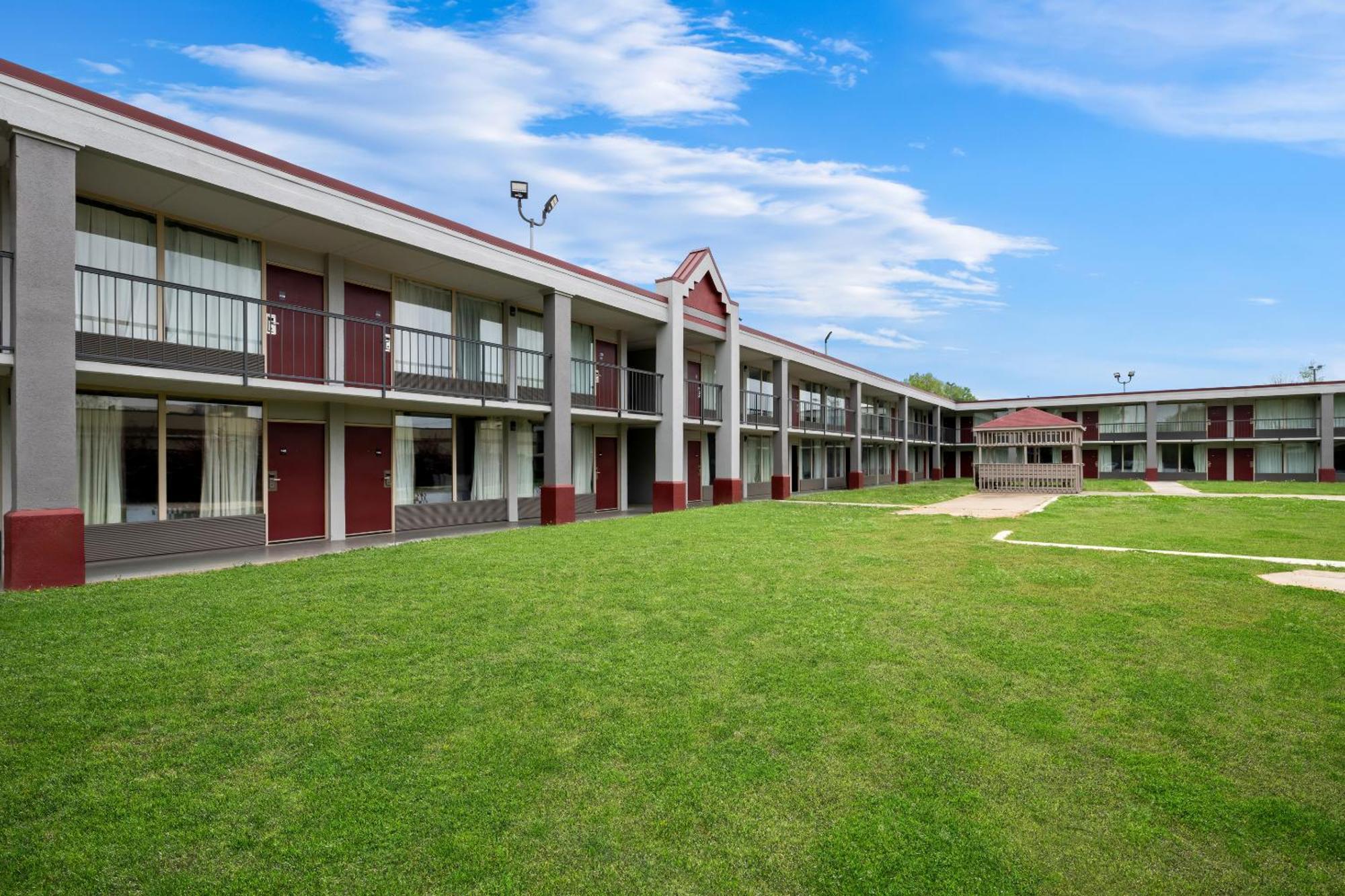 Red Roof Inn Charlotte - Airport Dış mekan fotoğraf